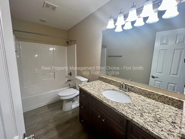9905 Landry Dr — Photo 18