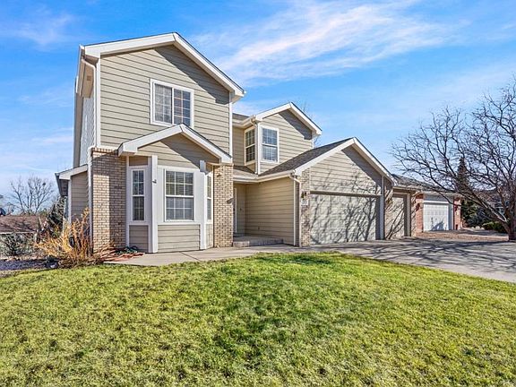 2nd image of 389 Blackstone Cir