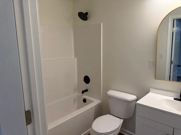 104 Howard St — Photo 8