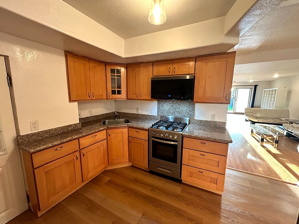 1st image of 1335 33rd Ave #1