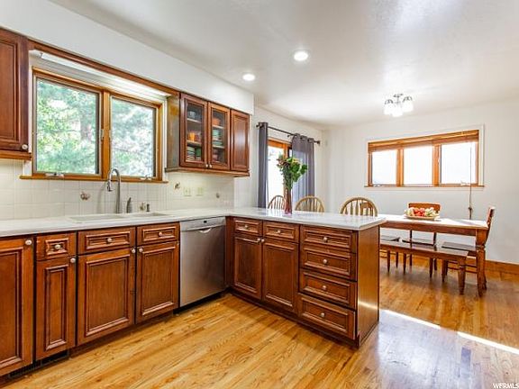 3rd image of 3615 E Apollo Dr