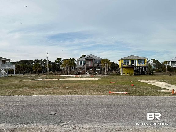 2nd image of 204 W 1st Ave