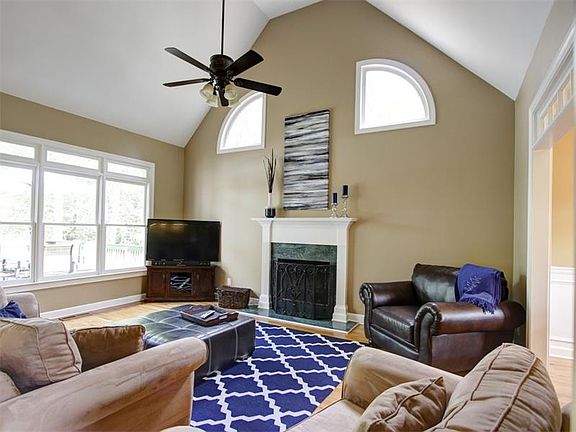 5th image of 1527 Grace Meadows Ln SE