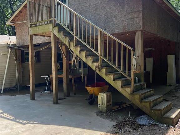 2nd image of 41252 Woodway St