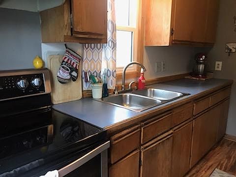 5th image of 1023 Milton St N