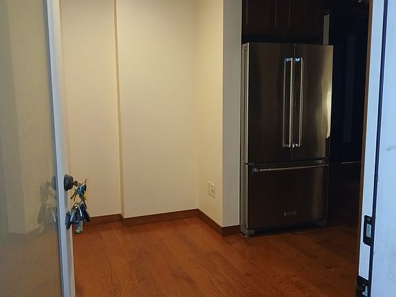 4th image of 4919 Marine View Dr