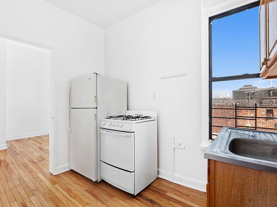 2nd image of 71 Clinton St APT 24