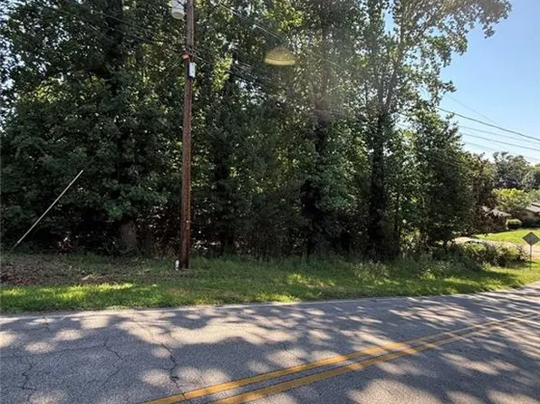 1978 Garden Dr #10, Gainesville, GA 30507