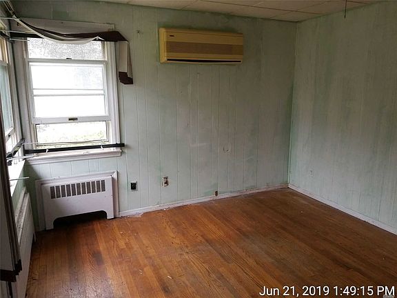3rd image of 534 Raynor Ave