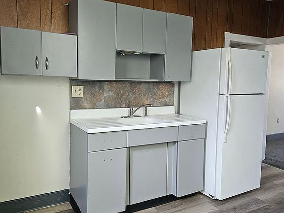 5th image of 54 N Main St APT 1F