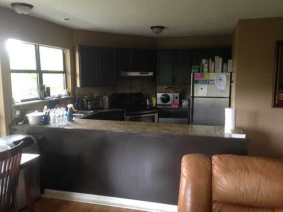 5th image of 248 Hillcrest Ln #D2