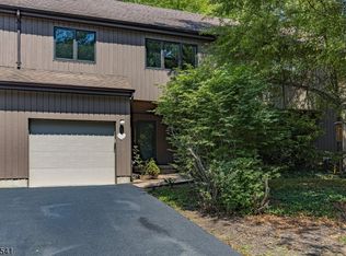 3 Lynn Ct, Morristown, NJ 07960