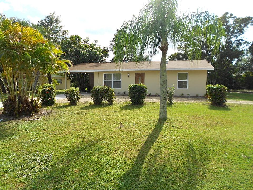 1st image of 502 SE Floresta Dr