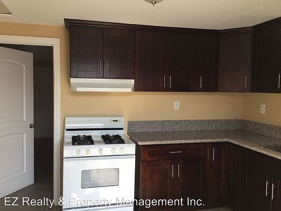 3rd image of 218 Kendall Ave