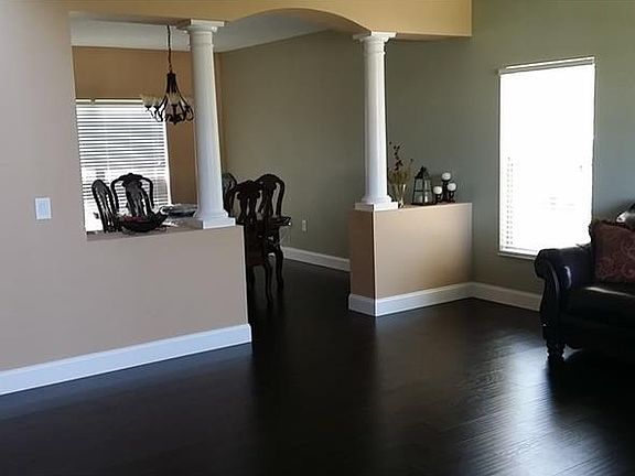 5th image of 712 Martin Ln