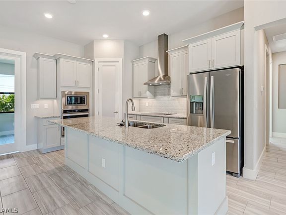 3rd image of 3020 SW 27th Place Cpe