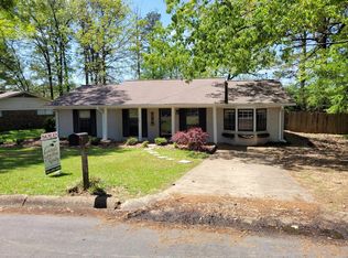 2707 Persimmon Dr, Starkville, MS 39759