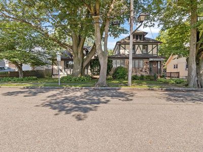 18 Fish Avenue, Albertson, NY, 11507