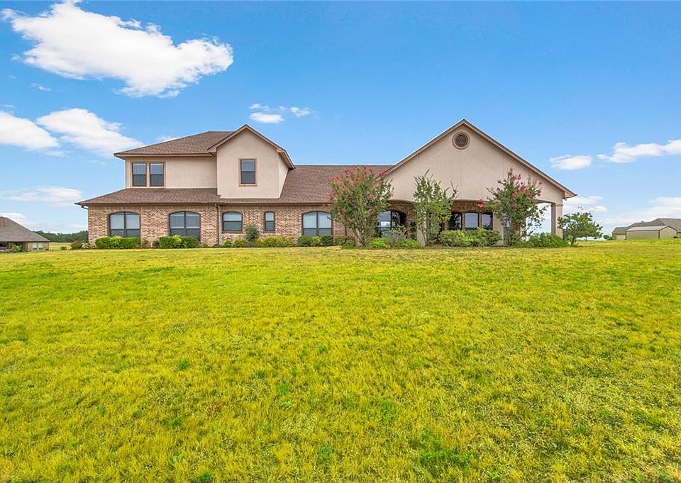 1st image of 388 Canyon Creek Cir