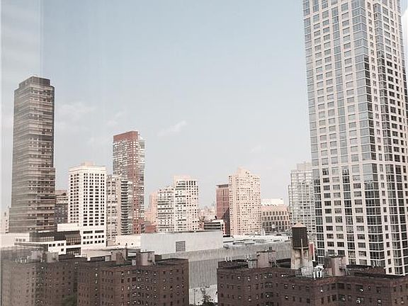 5th image of 229 W 60th St APT 19q
