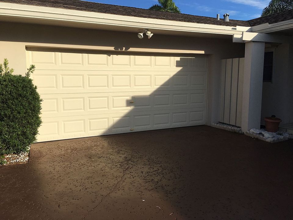 1st image of 4708 Banyan Ln