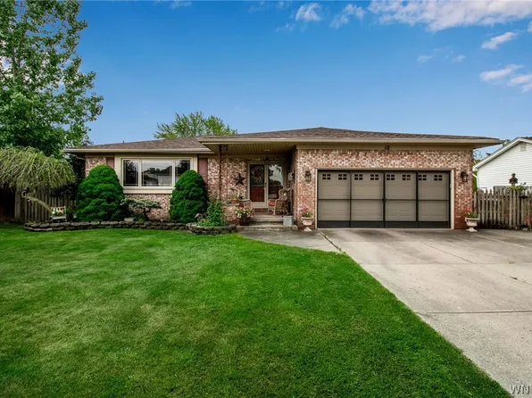 12 Kennedy Ct, Lancaster, NY 14086