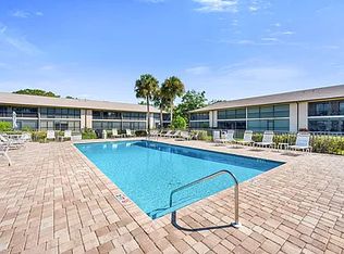 248 Pebble Beach Cir APT G201, Naples, FL 34113