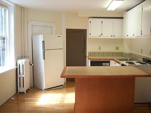 1st image of 72 Revere St APT 3R