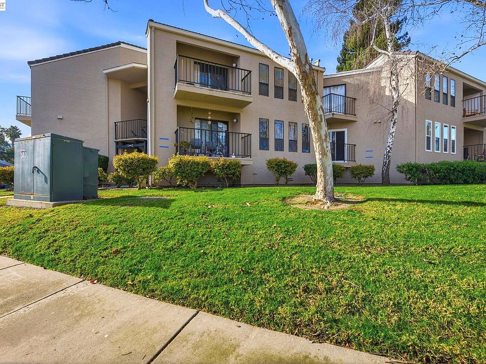1st image of 39490 Albany Cmn APT X