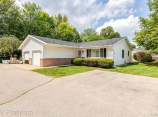 3509 Holland Park Ln, Port Huron, MI 48060