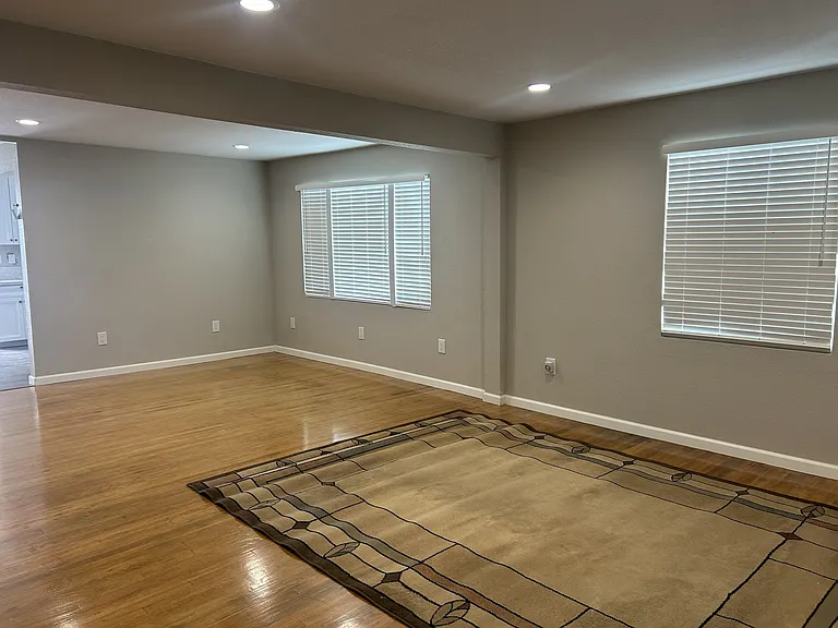 506 N Claudina St — Photo 11