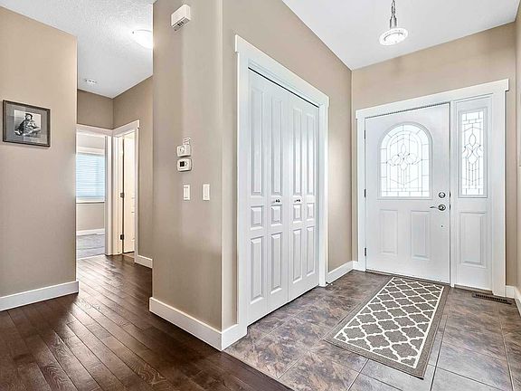 3rd image of 26 Crystal Green Dr