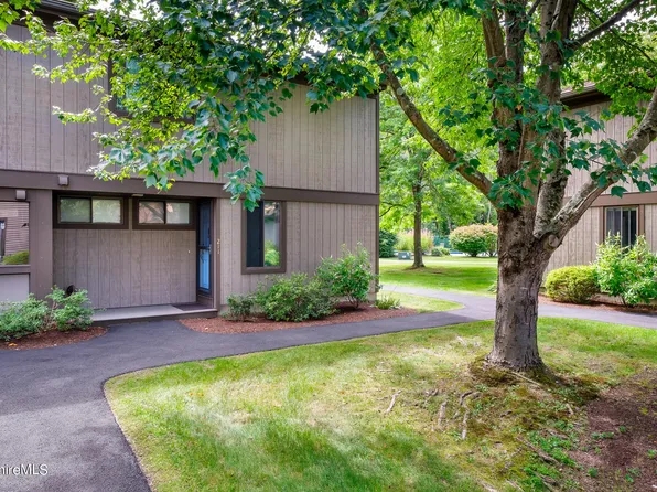 211 S Hemlock Ln, Williamstown, MA 01267