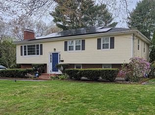40 Dexter St, Stoughton, MA 02072