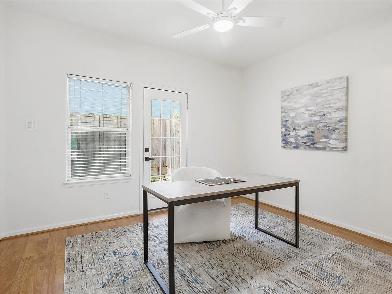 3 bed, 3.5 bath, 2352 sqft, $3,000 — Photo 3