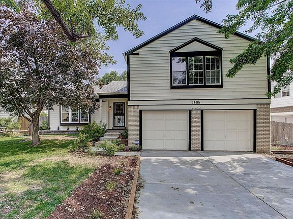 3rd image of 1405 S Vaughn Cir