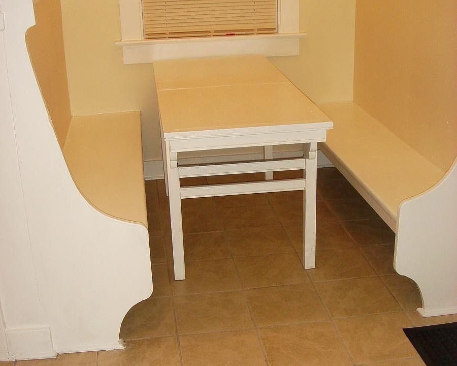 built in kitchen nook & table