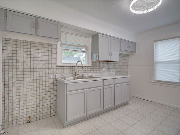 4th image of 4387 W 56th St