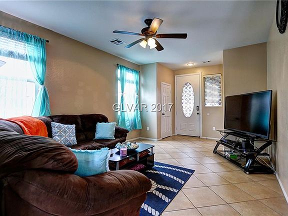 3rd image of 2416 Courlan Dr