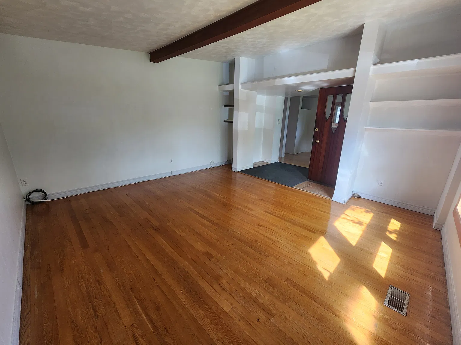 844 Norton Avenue — Photo 3