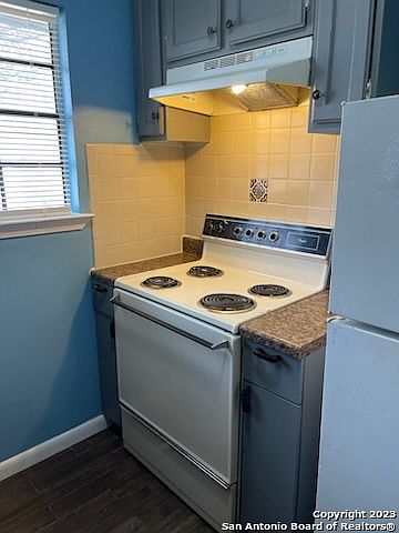 1st image of 218 Bexar Dr