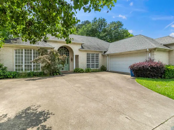 8 Pine Manor Cir, Kilgore, TX 75662