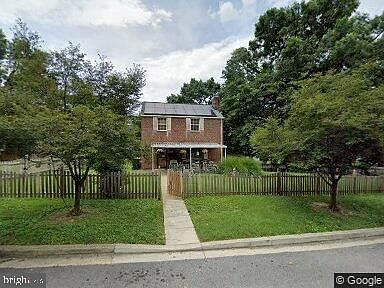 3rd image of 1511 Erskine St