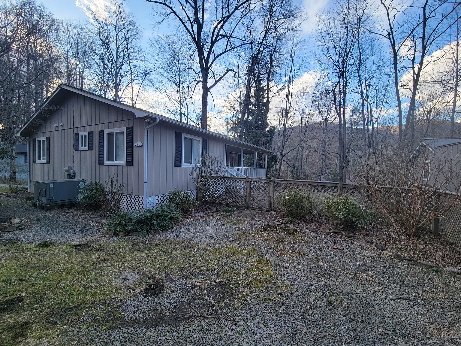 2 bed, 1028 sqft, $1,650 — Photo 1