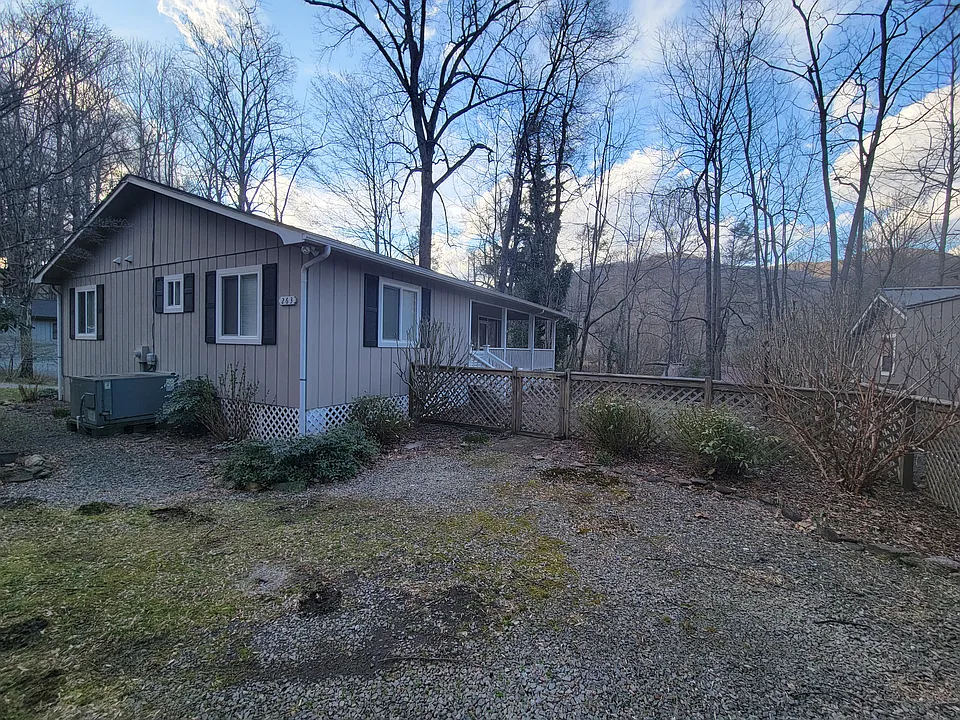263 Hemlock Loop