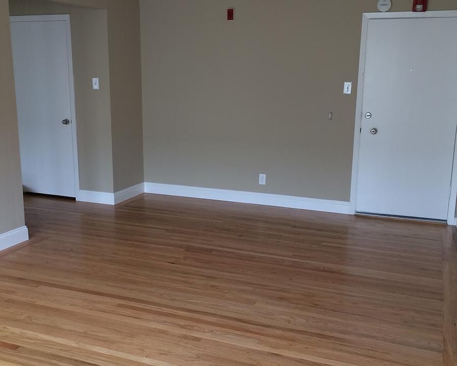 Apt Entrance/ Living Rm