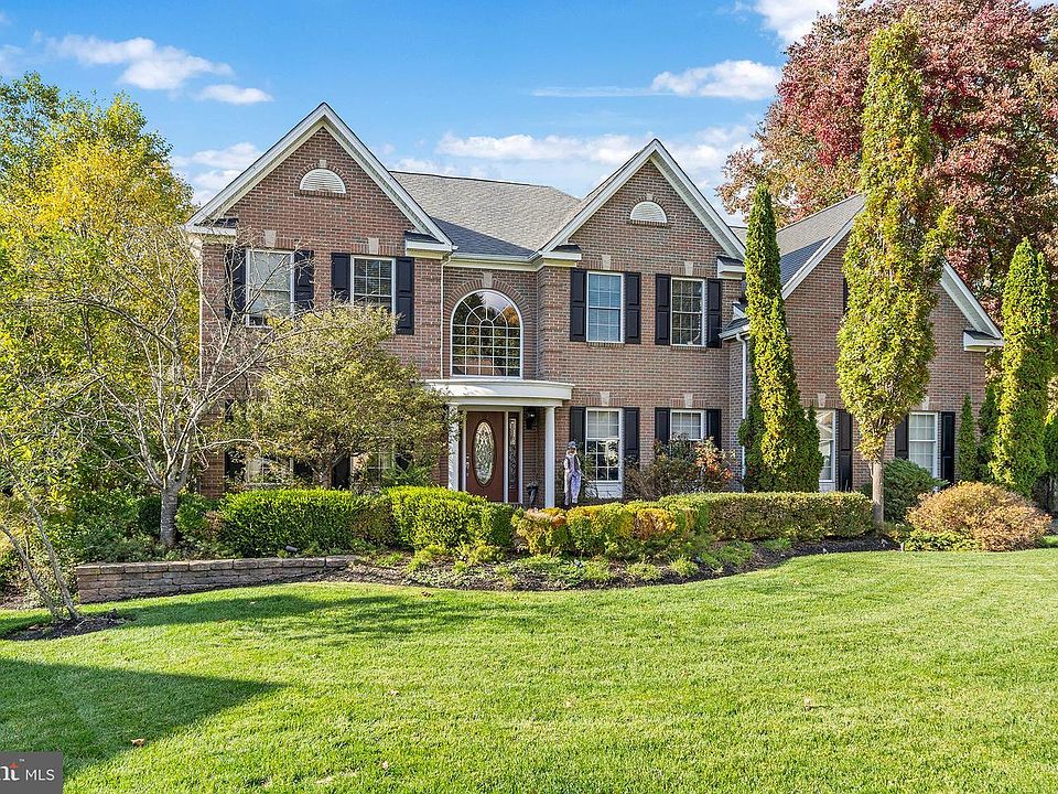 1st image of 290 Kendall Ct