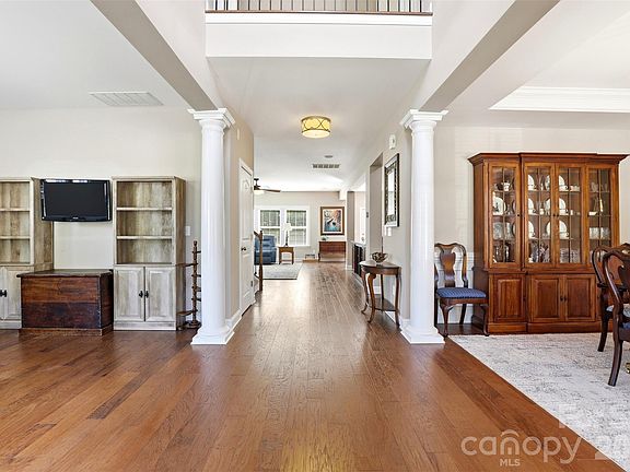 5th image of 2020 Madeira Cir