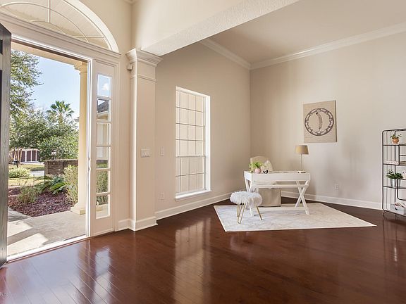 5th image of 147 La Mesa Dr