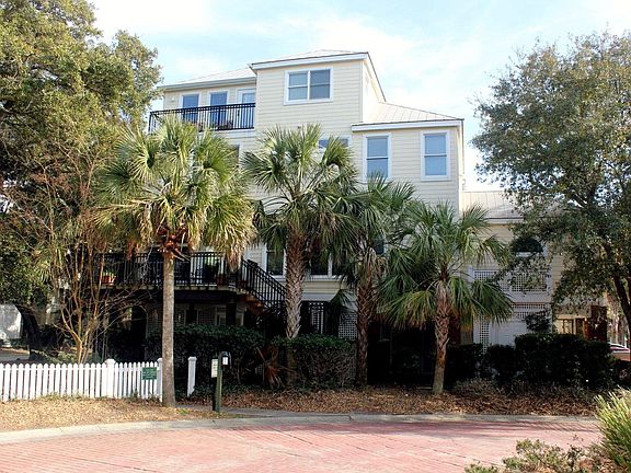 3rd image of 141 Grand Pavilion Dr